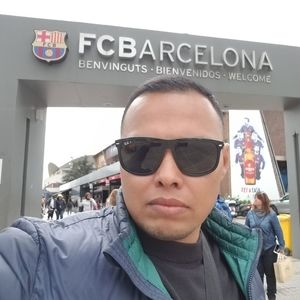 Meet your Posher, Dennis